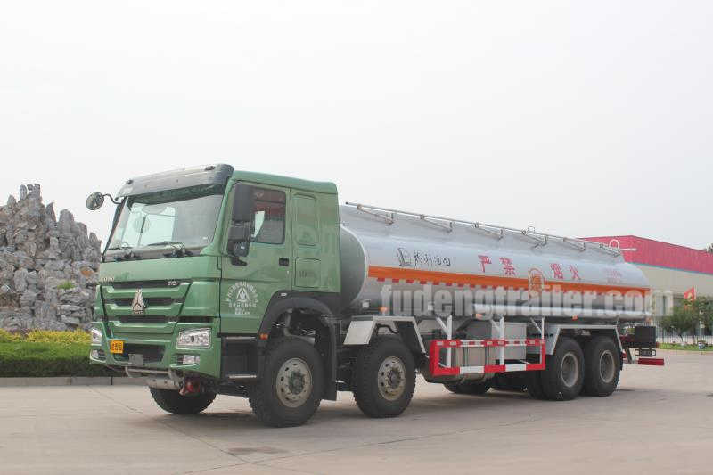HOWO 8x4 Fuel Tank Truck04
