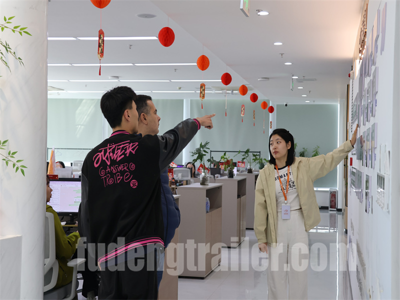 Brazilian Client Visits Fudeng Group and Places Order for HOWO TX7 Tractor Trucks and Fence Cargo Semi Trailers (3)